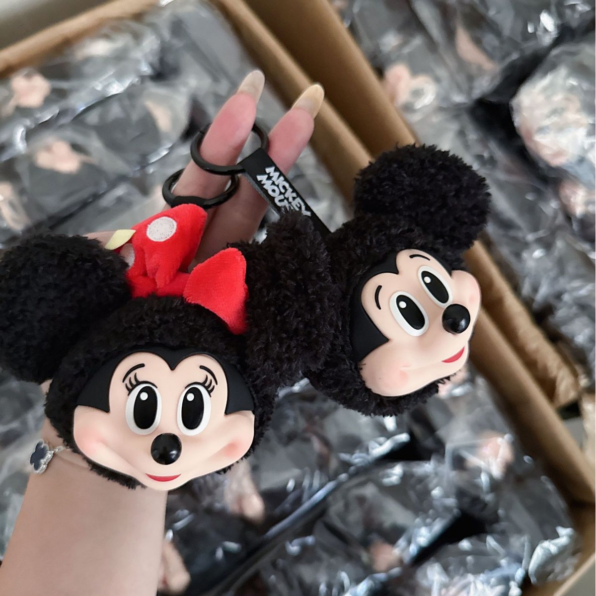 Mickey Minnie Plush Doll Keych - огляд і ціна Carabiner Keychain